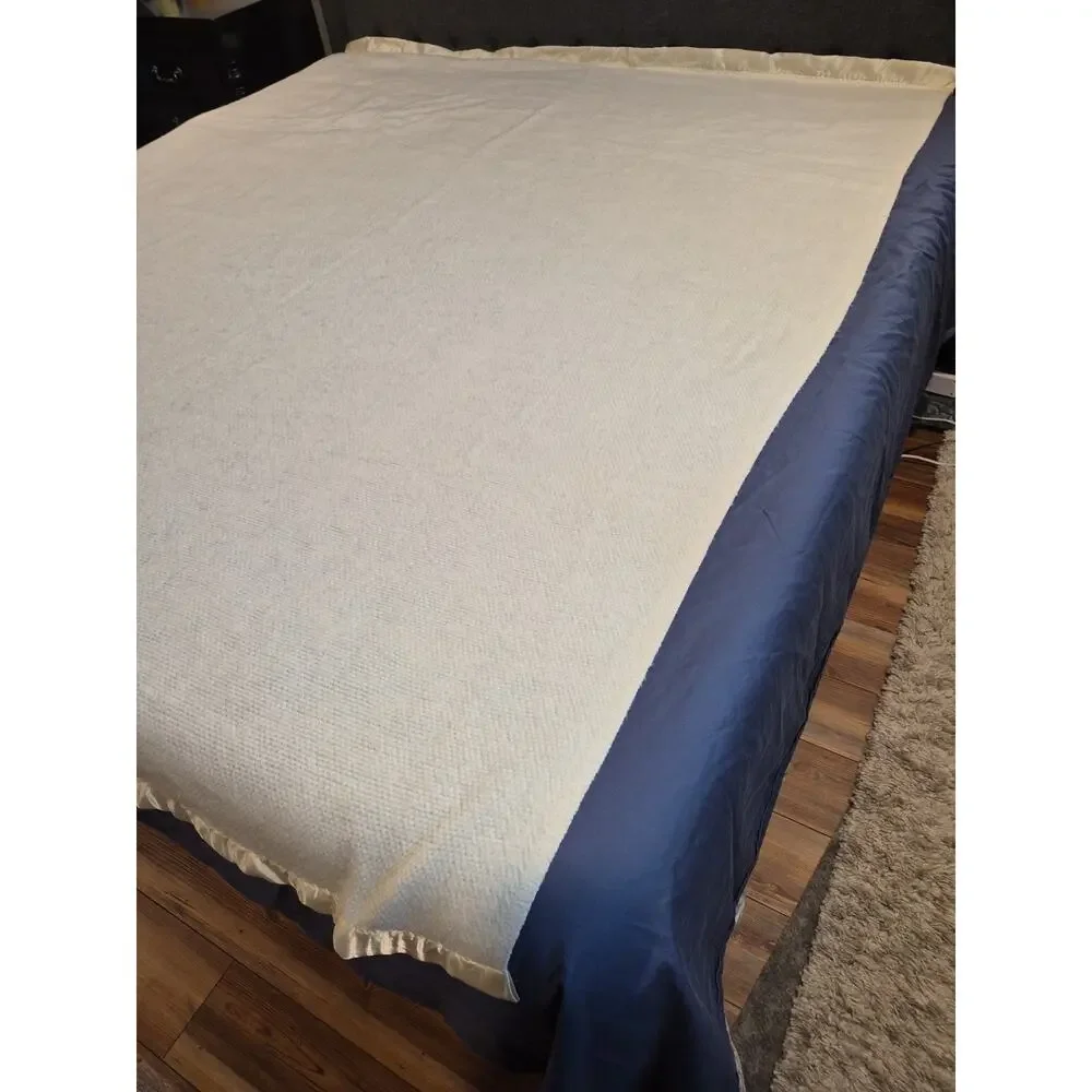 Vintage Acrylic Waffle Weave Blanket Ivory Cream Twin Satin Trim USA 69x87